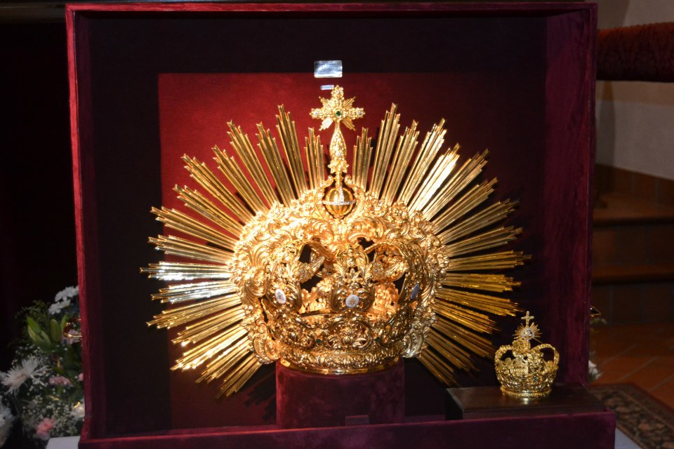 Presentado el Ajuar para la Coronación Pontificia de la Virgen del Castillo (Lebrija)