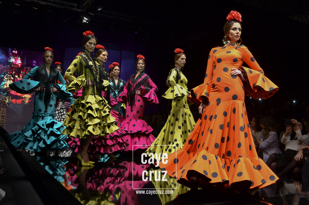 Flamenco y Flamencas: Tablas, Compás y Volantes