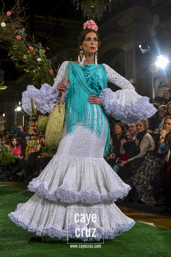 Moda Flamenca para Feria 2018: Trajes clásicos - CayeCruz