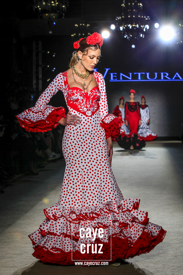 Traje de Flamenca Corto - La Carrucha Moda Flamenca